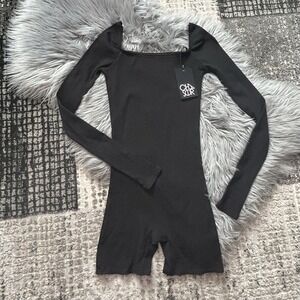 CHASER Women's Black Yoga Square Neck Long Sleeve Ribbed Romper Size Small